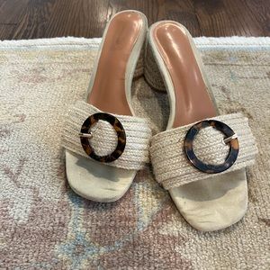 Espadrille heel with tortoise buckle